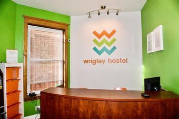 Wrigley Hostel   Chicago