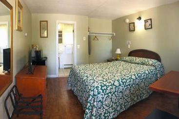 Admiral Motel