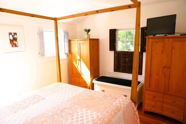An English Garden Bed & Breakfast