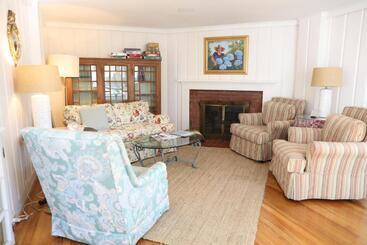 An English Garden Bed & Breakfast