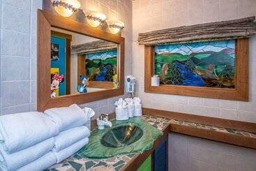 هتل Adventure Suites