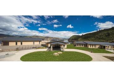 هتل High Mountain Resort Shangri La