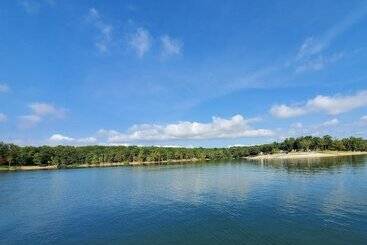 هتل Port Of Kimberling Marina & Resort