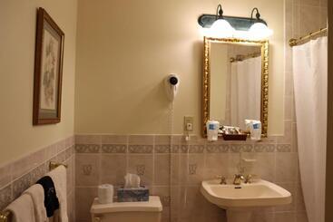 هتل The Gables At Stirling Guest
