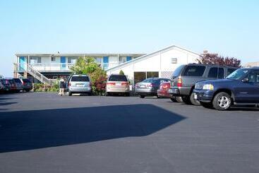 مُتل Blue Sea Motor Inn