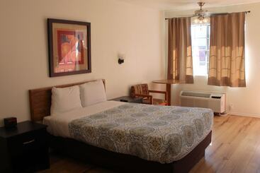 مُتل Lodge On The River