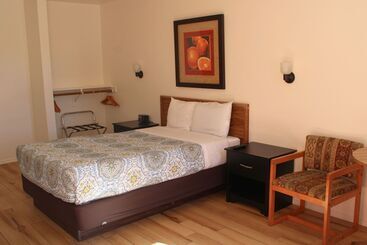 مُتل Lodge On The River