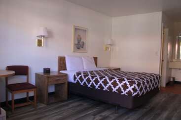 مُتل Lodge On The River