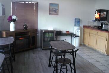 مُتل Lodge On The River
