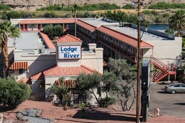 مُتل Lodge On The River