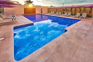 هتل City Express Plus By Marriott Puerto Vallarta