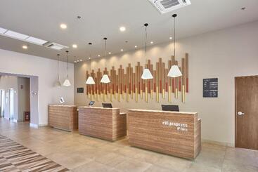 هتل City Express Plus By Marriott Puerto Vallarta