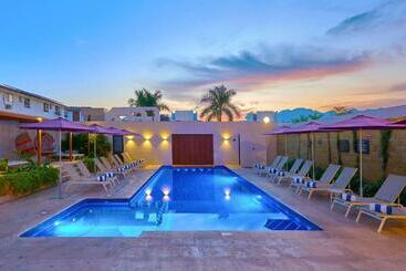 هتل City Express Plus By Marriott Puerto Vallarta