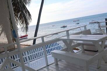 هتل Green Coast Beach