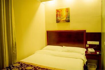 هتل Greentree Inn Liaoning Chaoyang City Chaoyang Street Fangzhi Road Express