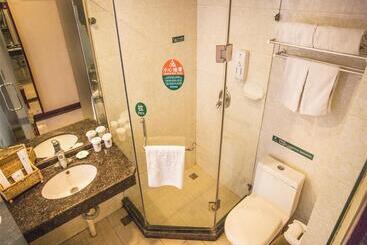 هتل Greentree Inn Jiuquan Century Plaza