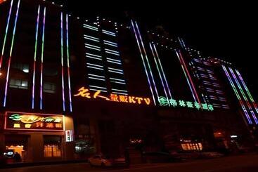 هتل Greentree Inn Jiuquan Century Plaza