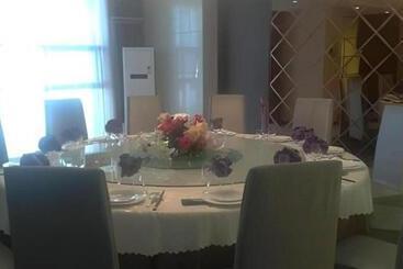 هتل Greentree Inn Jiuquan Century Plaza