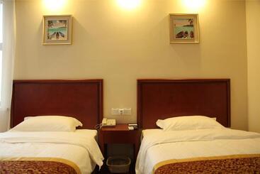 هتل Greentree Inn Neimenggu Tongliao Railway Station Jianguo Road Express
