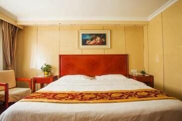 هتل Greentree Inn Shanghai Gongfu New Village Subway Station Express