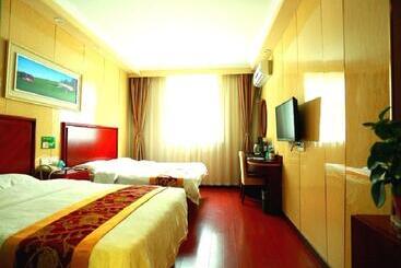 هتل Greentree Inn Shanghai Gongfu New Village Subway Station Express