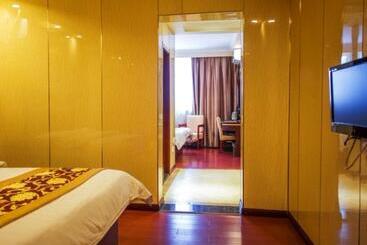 هتل Greentree Inn Shanghai Gongfu New Village Subway Station Express