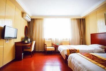 هتل Greentree Inn Shanghai Gongfu New Village Subway Station Express