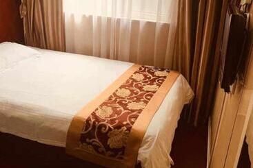 هتل Greentree Inn Shanghai Gongfu New Village Subway Station Express
