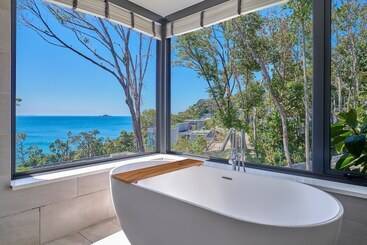 هتل Perhentian Marriott Resort & Spa