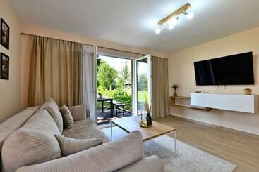 Apartments Green Linden - Dreznik Grad