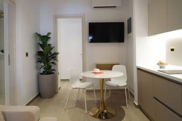Golden Luxury Suites