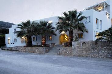 هتل Filoxenia Apartments