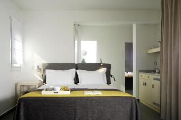 هتل Filoxenia Apartments