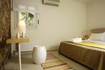 هتل Filoxenia Apartments