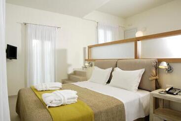 هتل Filoxenia Apartments