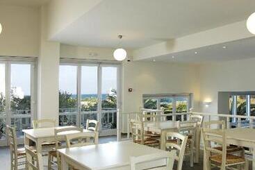هتل Filoxenia Apartments