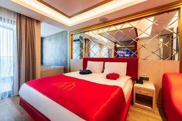 هتل Granada Luxury Red Adult Only