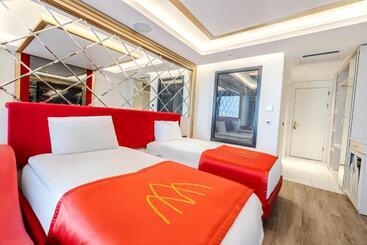 هتل Granada Luxury Red Adult Only