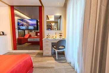 هتل Granada Luxury Red Adult Only