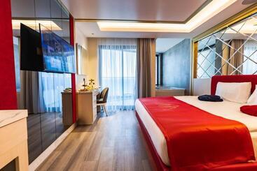 هتل Granada Luxury Red Adult Only