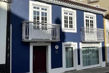 Partenope Hostel And Suites