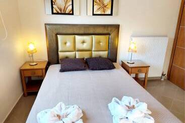 Socrate S Apartment S With Share Pool