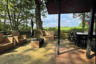 11 Tan Y Coed Woodland Lodge