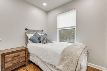 کلبه Charming Atlanta Home W/ Yard ~ 7 Mi To Downtown!