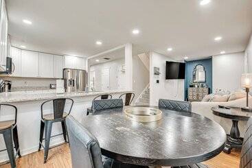 Charming Atlanta Home W/ Yard ~ 7 Mi To Downtown!