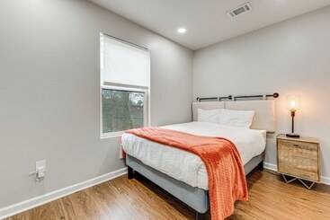 Charming Atlanta Home W/ Yard ~ 7 Mi To Downtown!