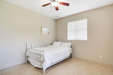 بيت ريفى Sunroom & Canal Views: Cape Coral Home Near Parks