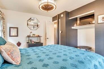 Chic Asheville House W/ Koi Pond: 5 Mi To Downtown