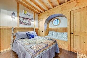 コテージ Hobbit Themed House On 6 Acres In Cosby
