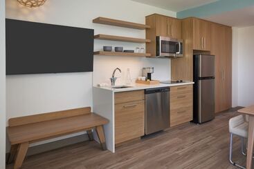 هتل Element Melbourne Oceanfront